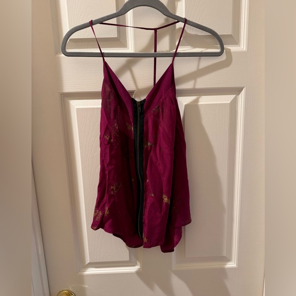 silence + noise Tops - Purple top with external zipper & gold painting